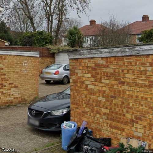 Garage to Rent in Feltham, TW14