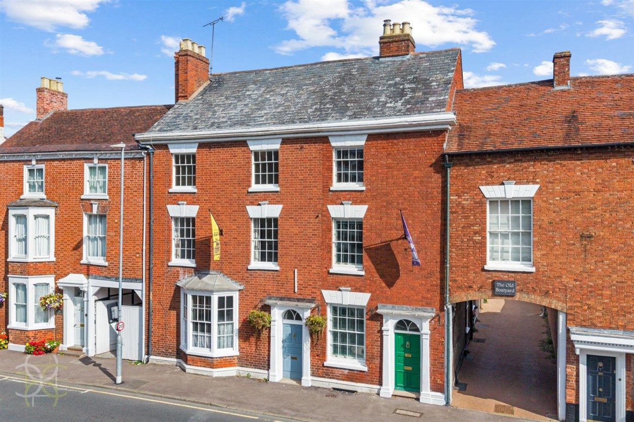 5 bed House for Rent