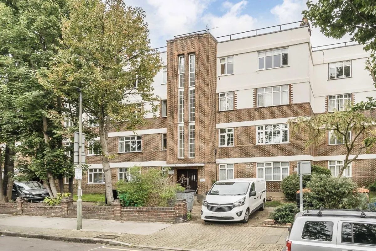 Period waterfront apartment, Balham