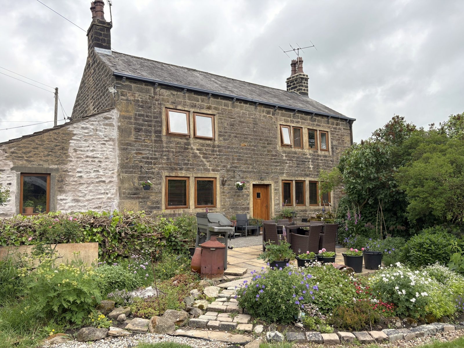 Canal Side Property For Sale – Wanless Water Farm, Red Lane, Colne, BB8