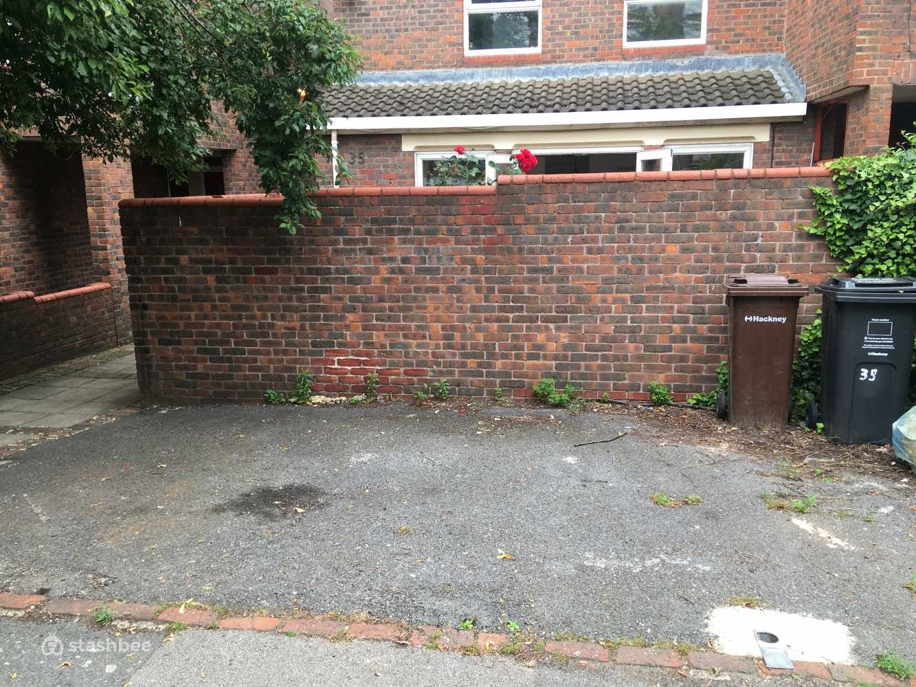 Parking Space to Rent in North London, N16