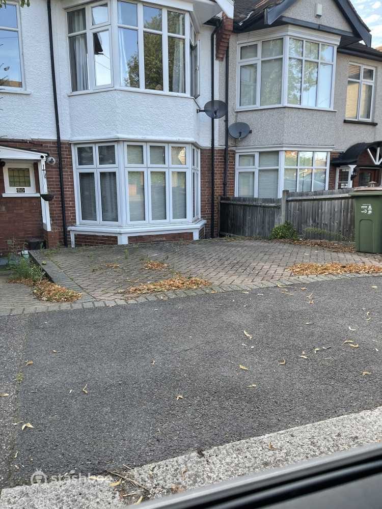 Parking Space to Rent in Carshalton, SM5