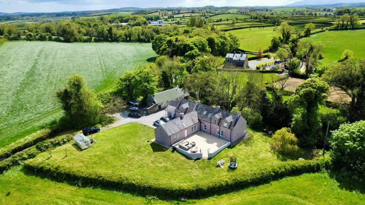 11 Glasswater Road