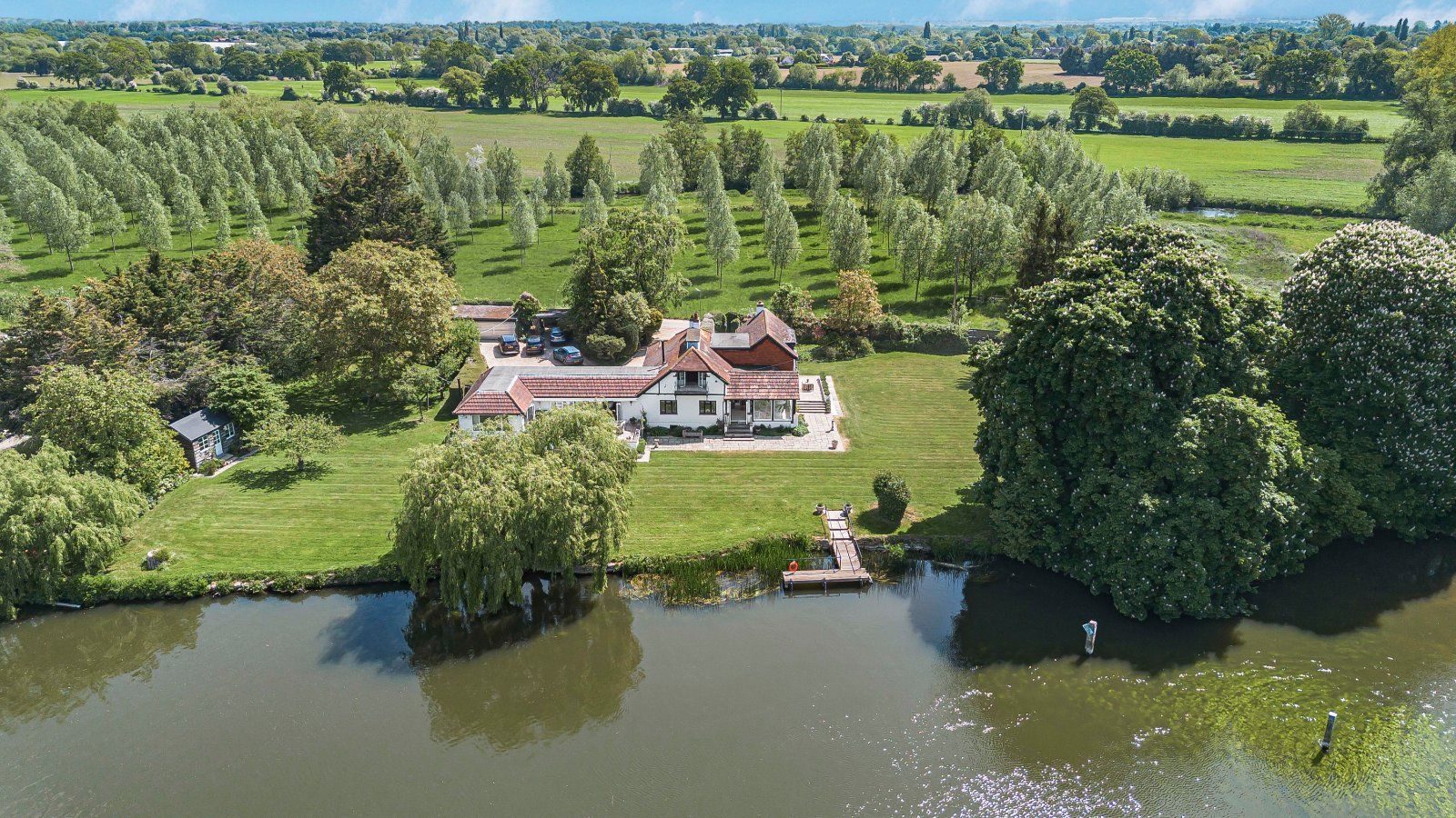 Charvil RG10 9TP Thames Drive, Sonning