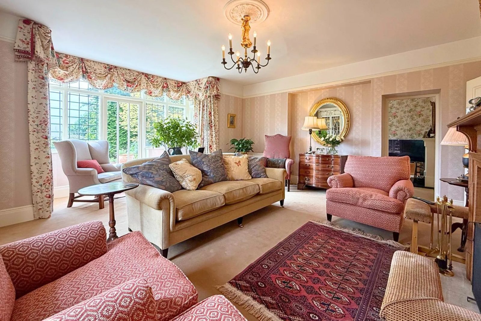 Country house with a pool in Staunton