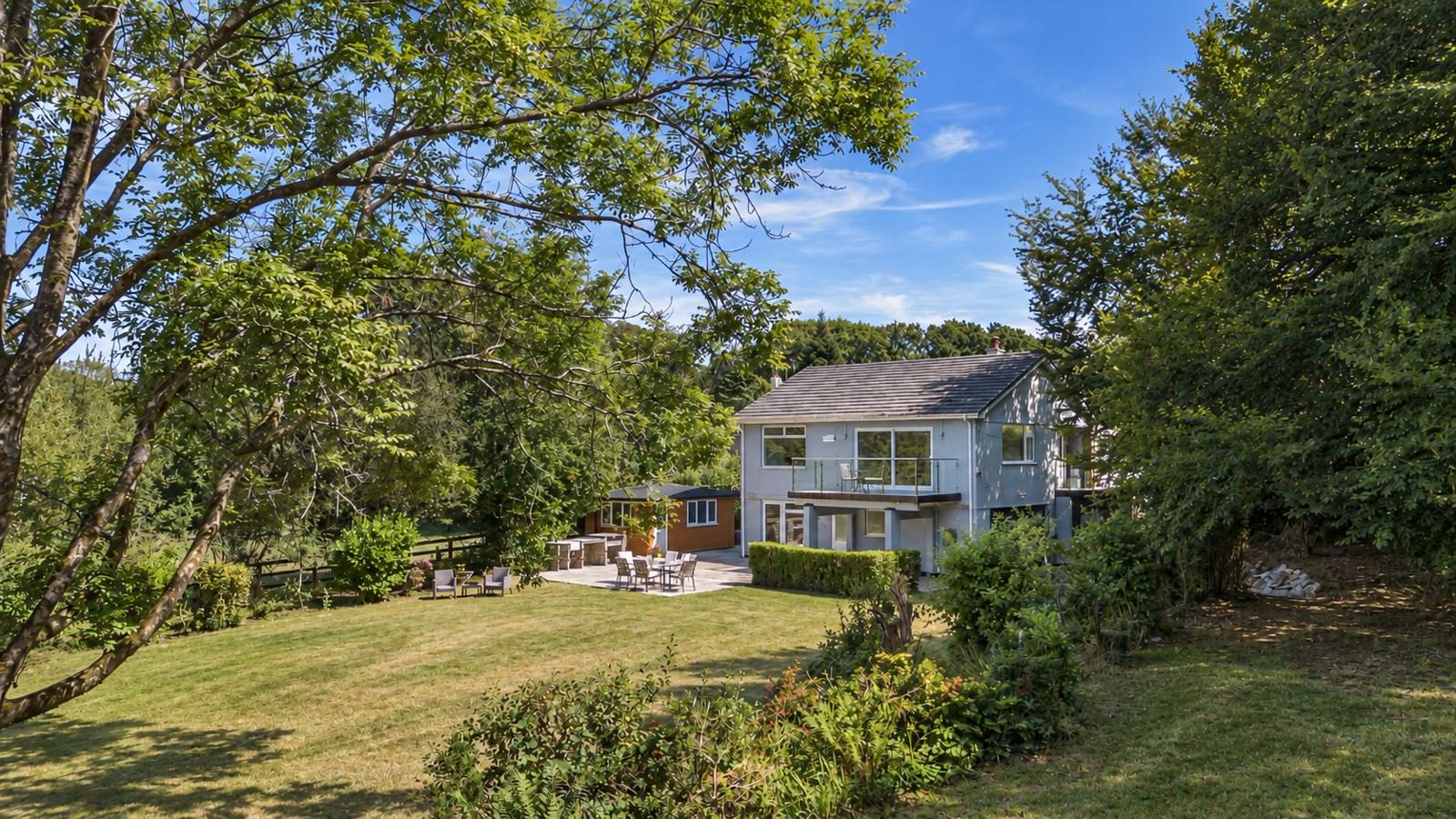 Yelverton, PL20