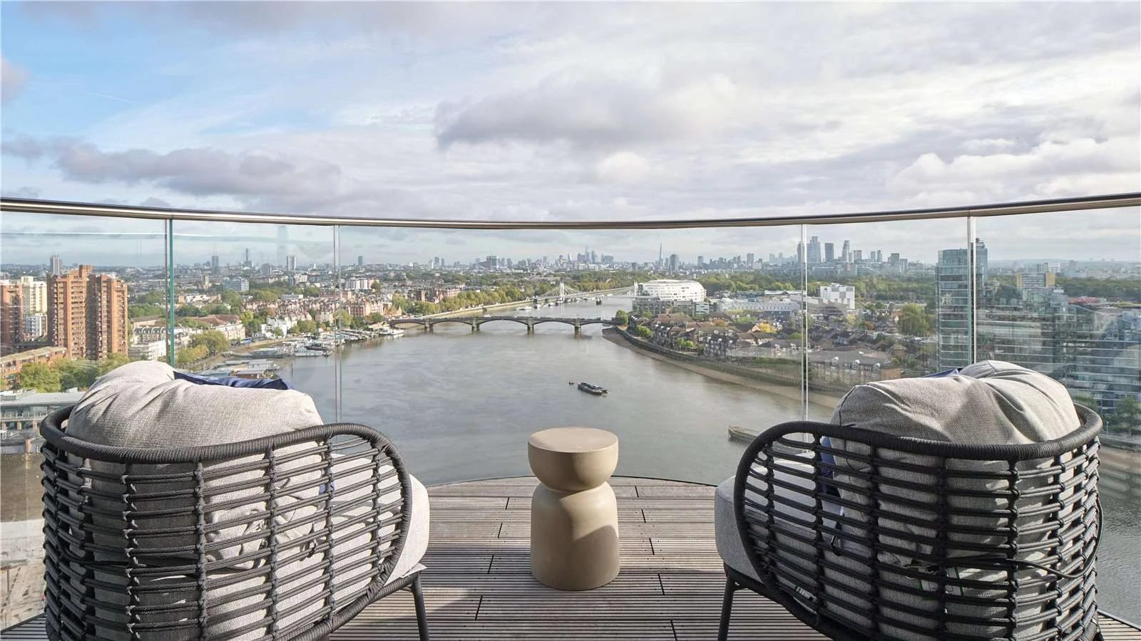 4 Bedroom Apartment for Sale in Chelsea Tower West
