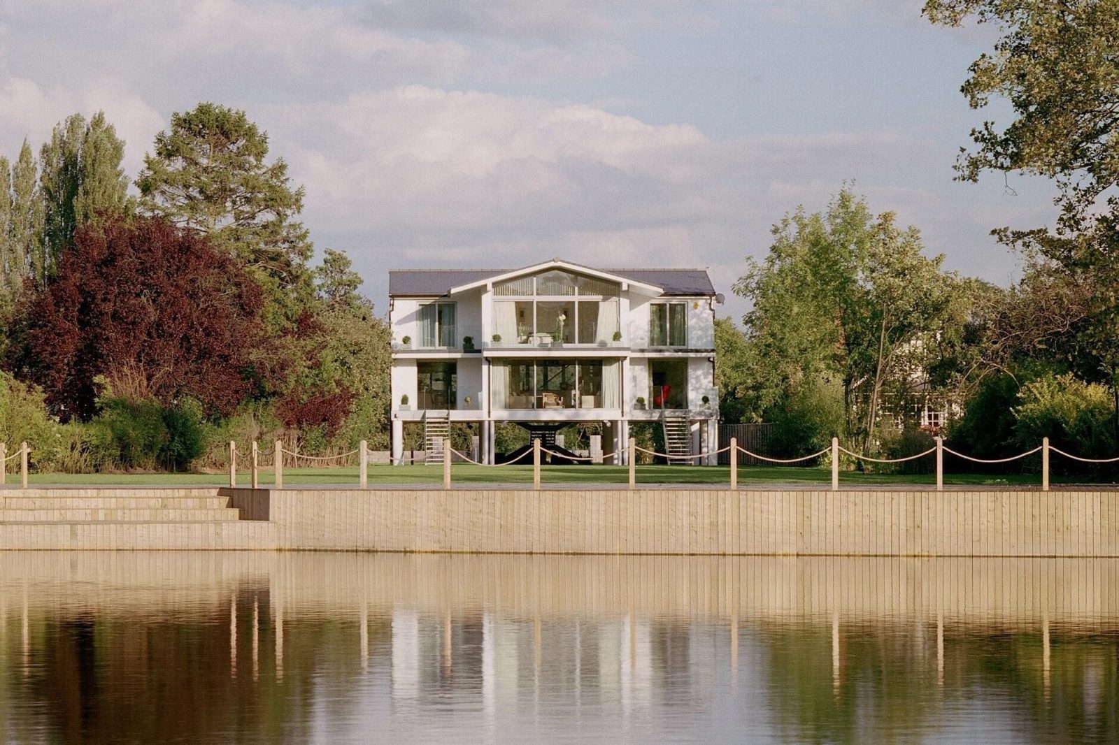 Detached house with a mooring, Stratford-upon-Avon