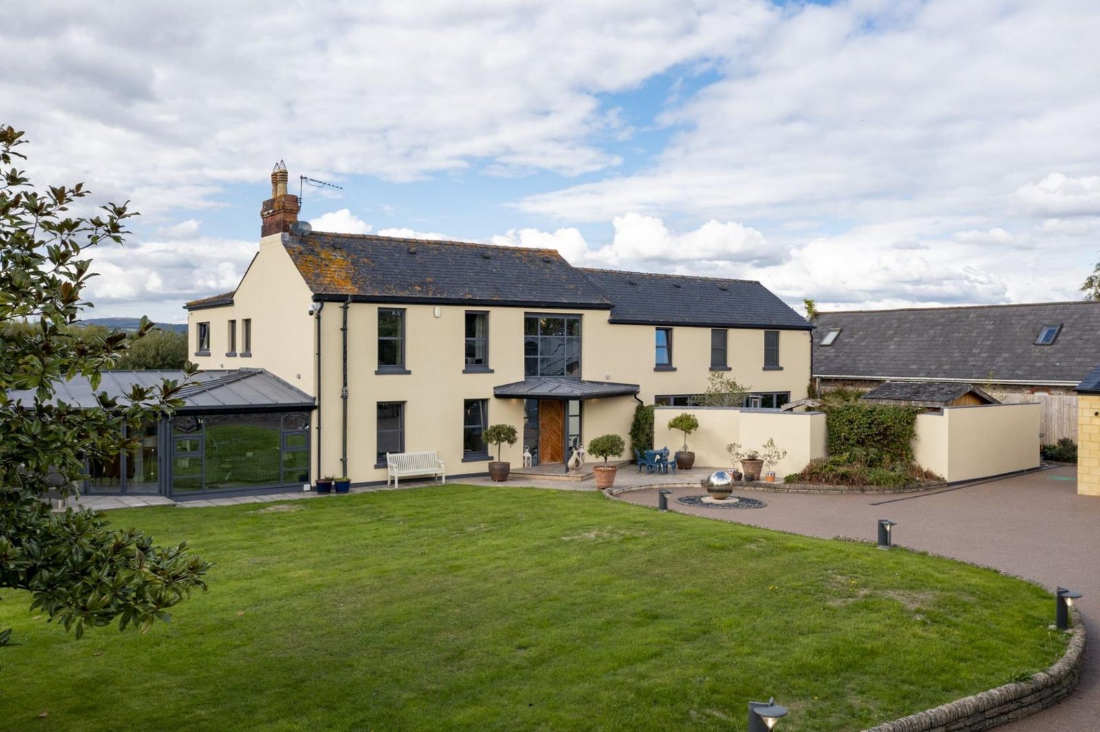 Detached House for sale with 5 bedrooms, St. Brides Wentlooge, Newport