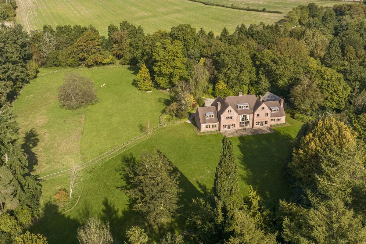 Country house with paddocks, Wiltshire SN10