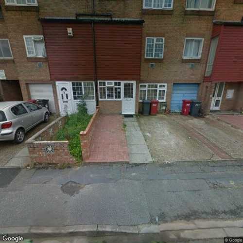 Parking Space to Rent in Slough, SL1