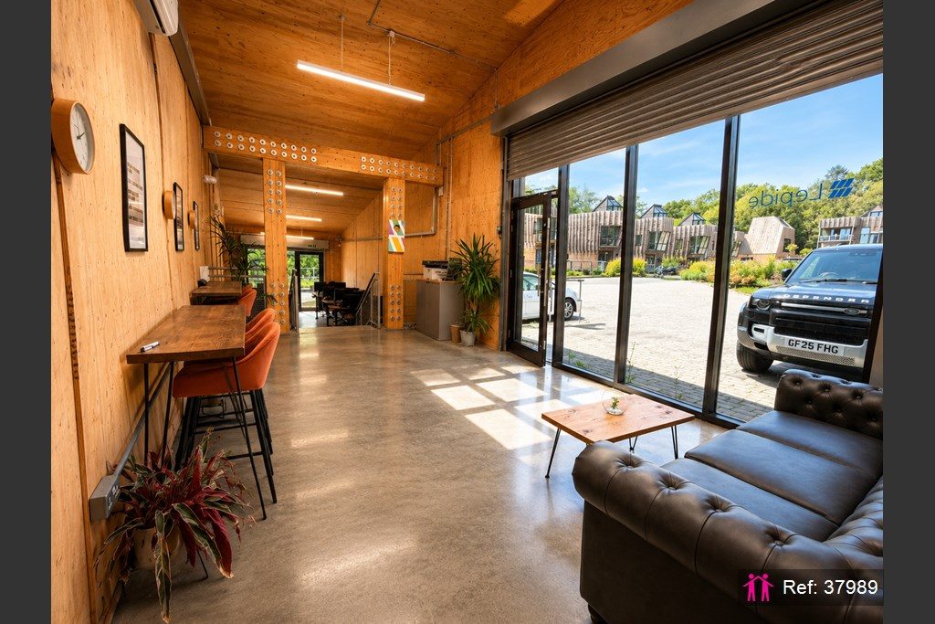 Parking to let in Camera