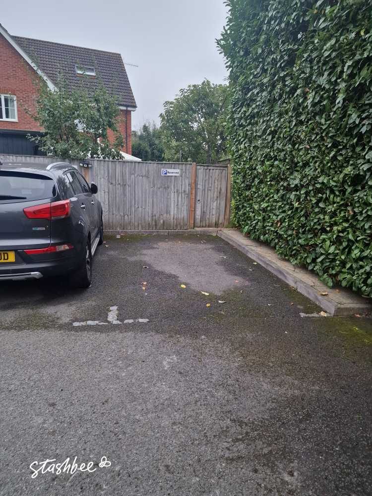 Parking Space to Rent in Barnet, EN5