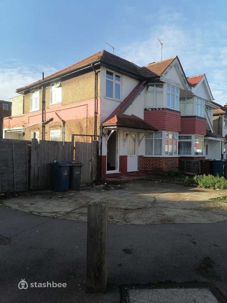 Parking Space to Rent in Stanmore, HA7