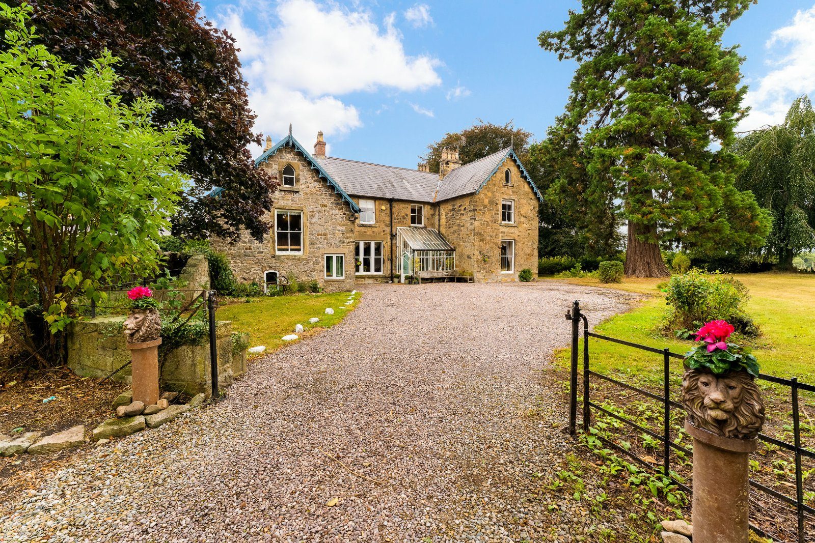 6 bedroom detached house for sale Wrexham Road, Pontblyddyn, Mold, Flintshire