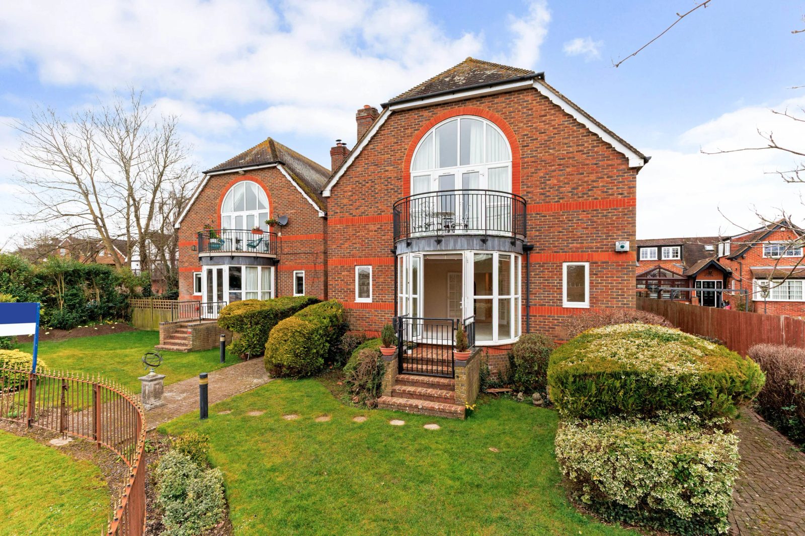 Apartment with a mooring in Windsor