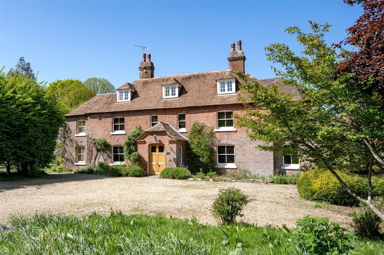 Wimborne: country house with a pool