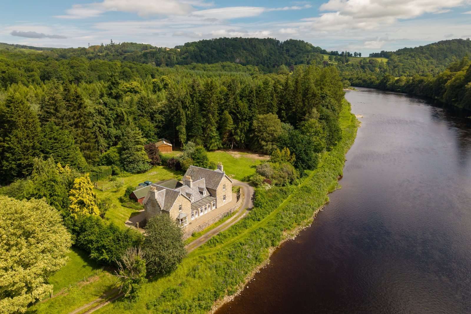 Dunkeld: period waterfront house