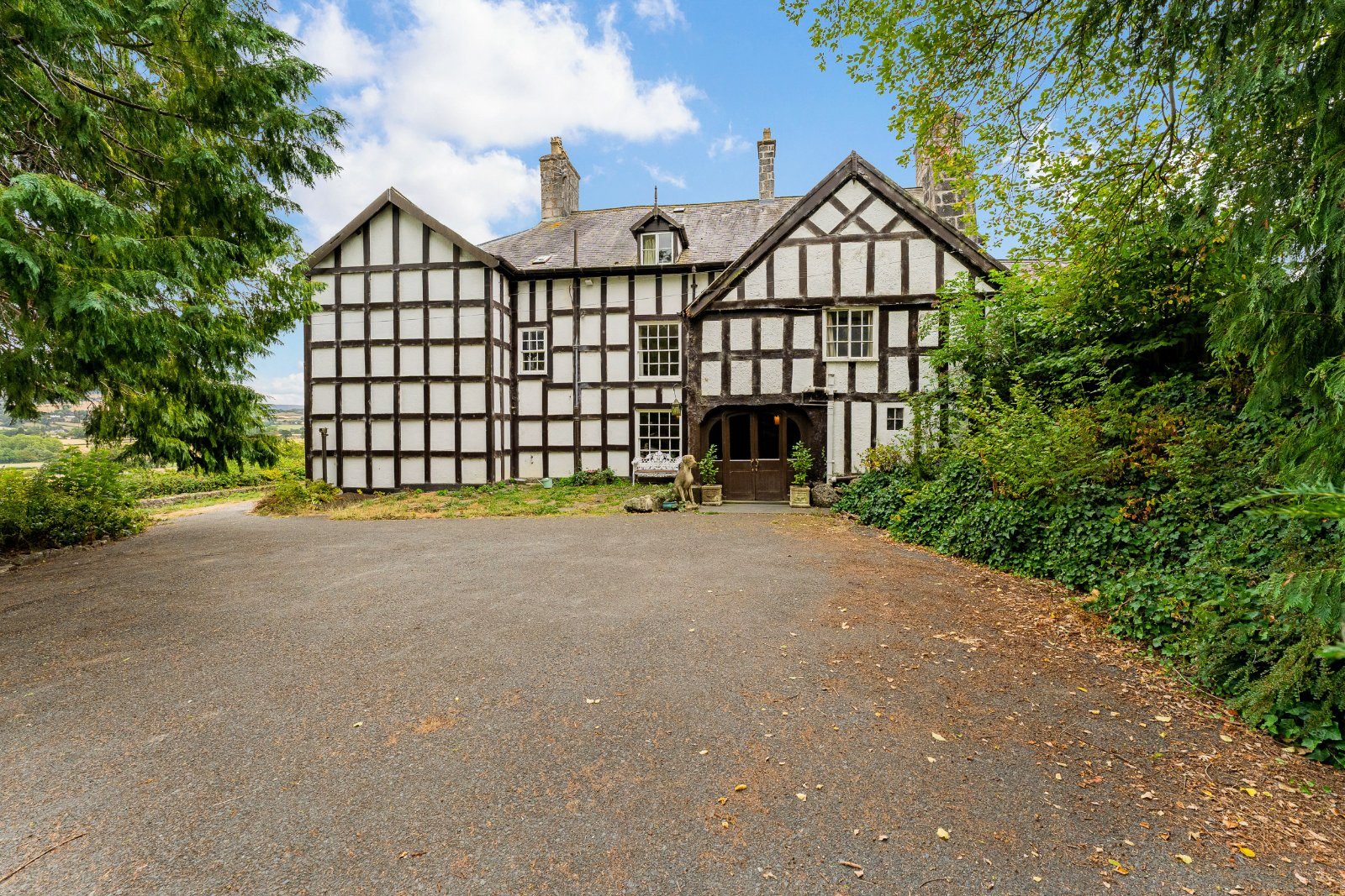 6 bedroom link detached house for sale Llanfair Dyffryn Clwyd, Ruthin