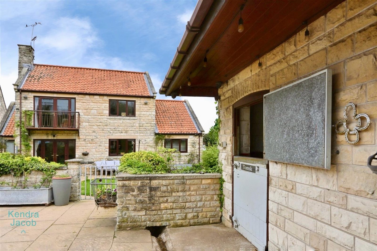 Detached House for sale with 3 bedrooms, The Stables, 45 Lindrick Road