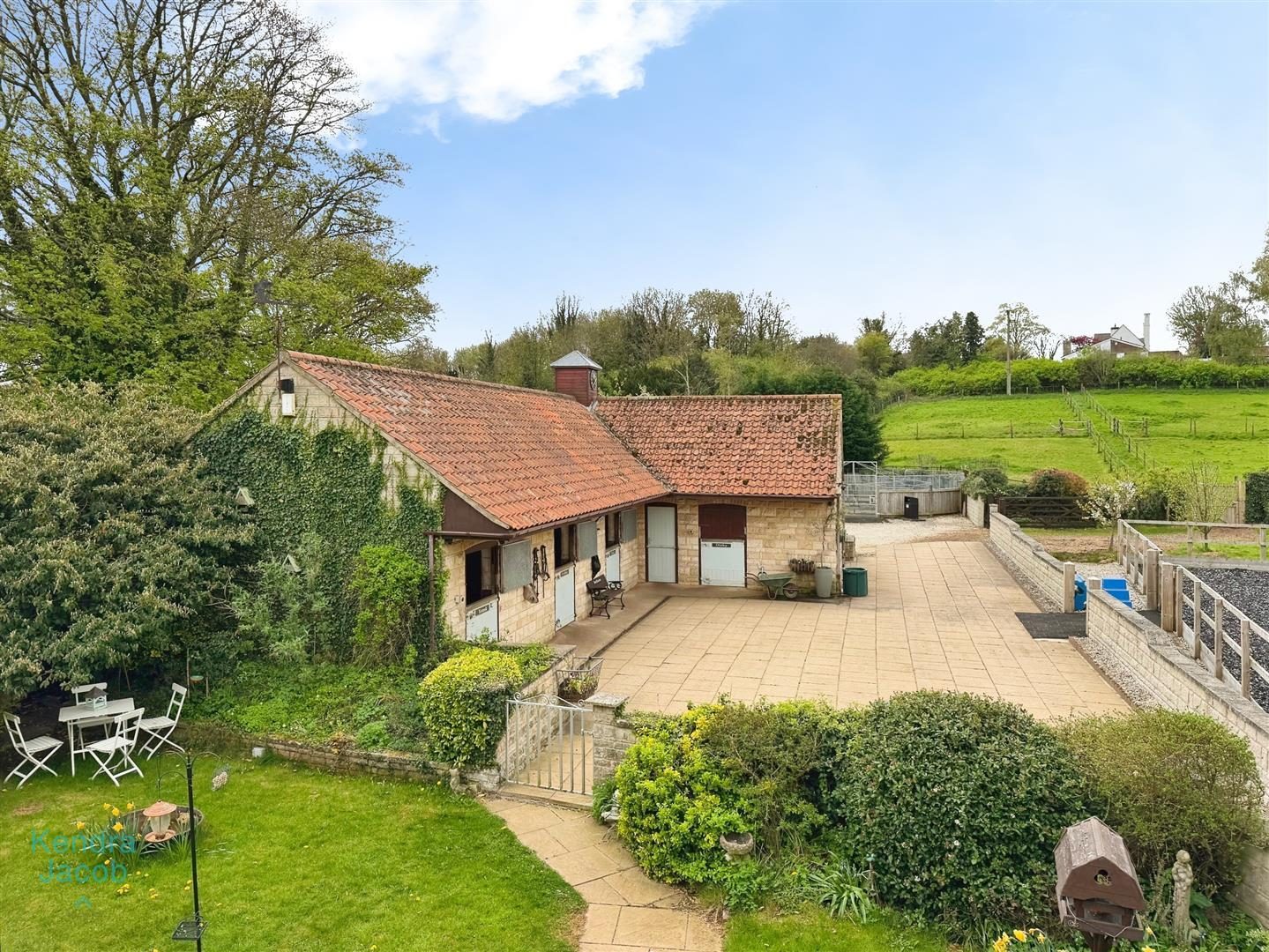 Detached House for sale with 3 bedrooms, The Stables, 45 Lindrick Road