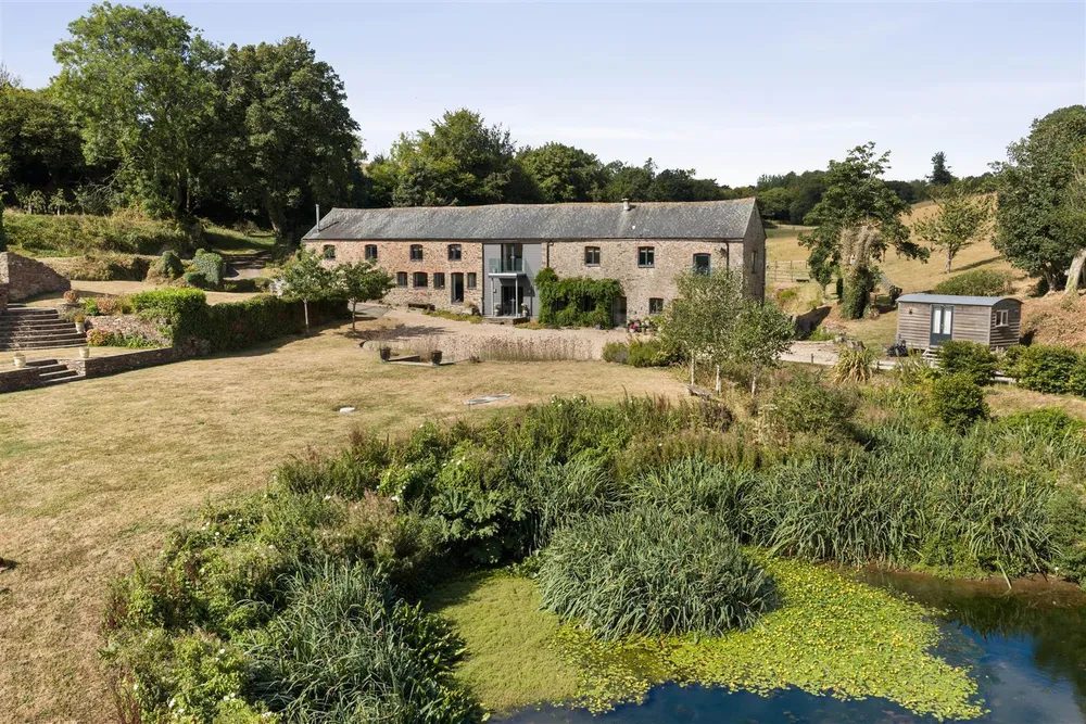 Smallholding with outbuildings in Totnes