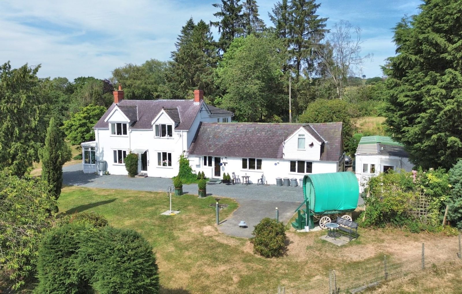 Country house with paddocks in Gwyddelwern Corwen