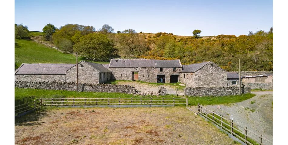 Grade II listed farmhouse in Llechwedd