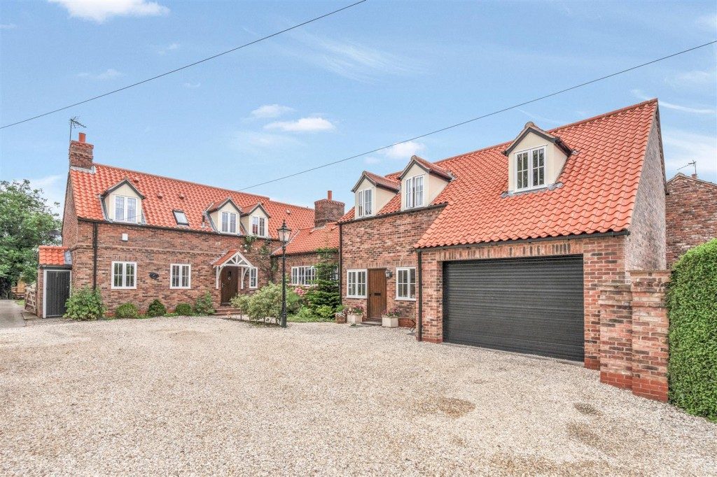 Holiday let house with outbuildings, Thorganby