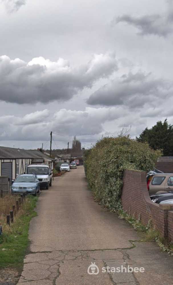 Parking Space to Rent in Ilford, IG6