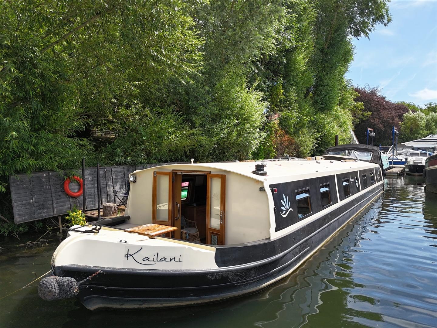 Apartment with a mooring, Are you looking