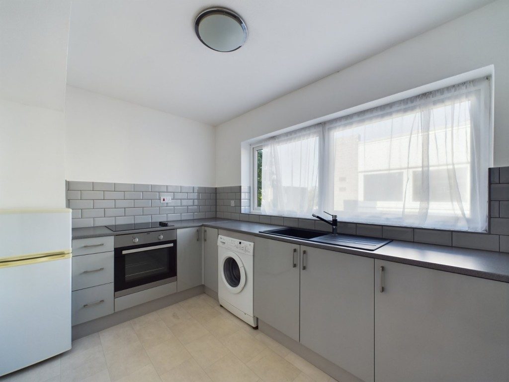 Riverside Road, Staines-upon-Thames, Surrey,TW18