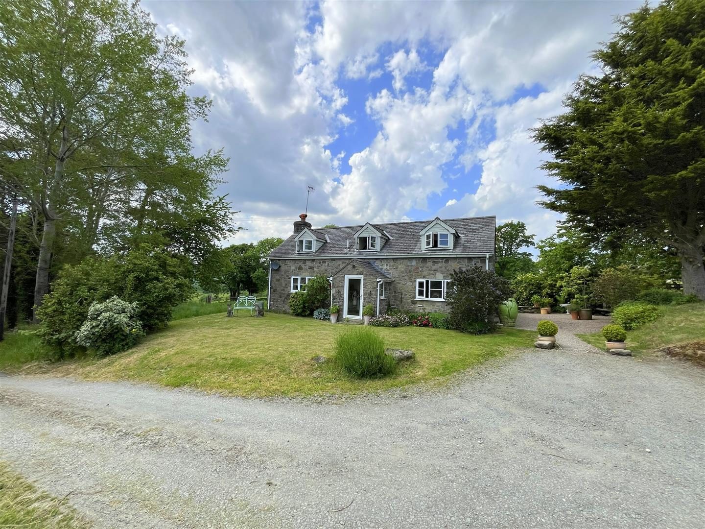 Pant-y-Cae: smallholding with outbuildings