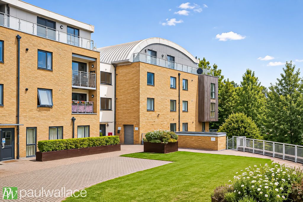 Smeaton Court, Hertford