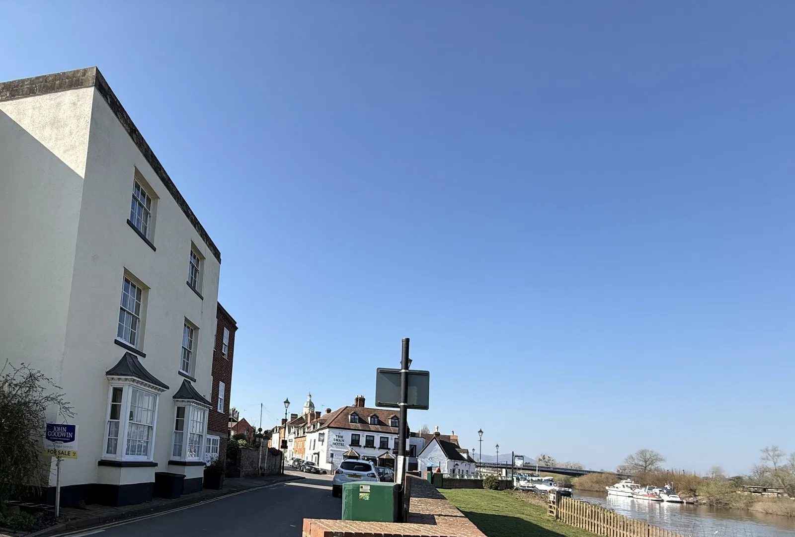 Flat 2 Bankside House Waterside Upton-upon-Severn Worcester WR8 0JD
