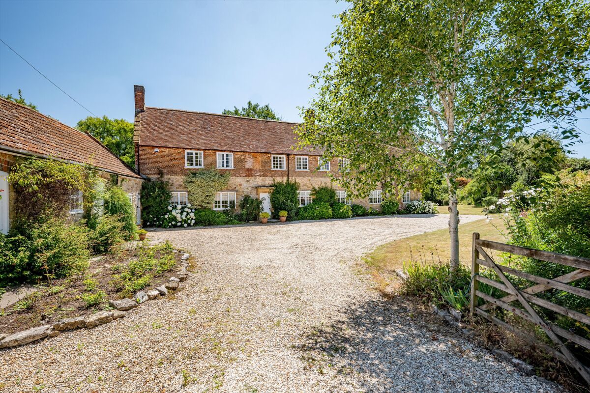 Sherborne: grade II listed equestrian