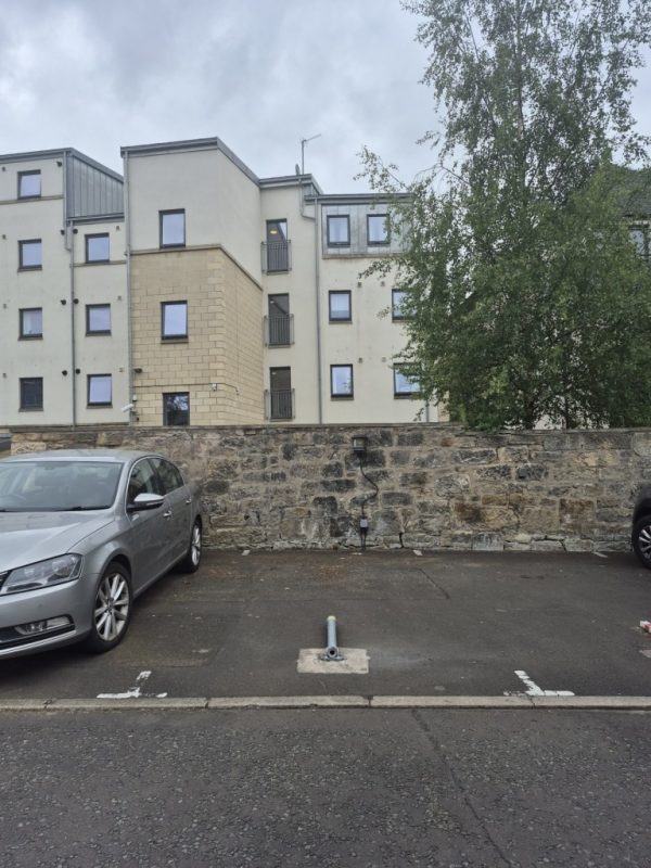 Parking on Yardheads, EH6