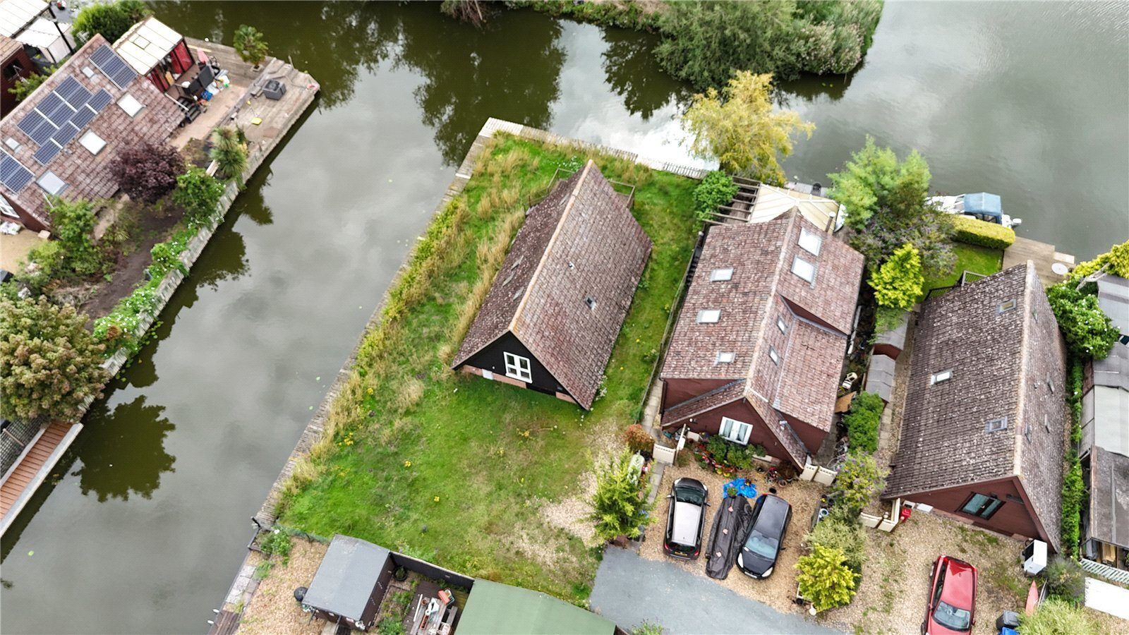 Detached house with a mooring, Ely