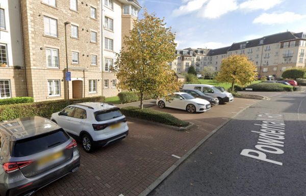 Parking on Powderhall Rd, EH7