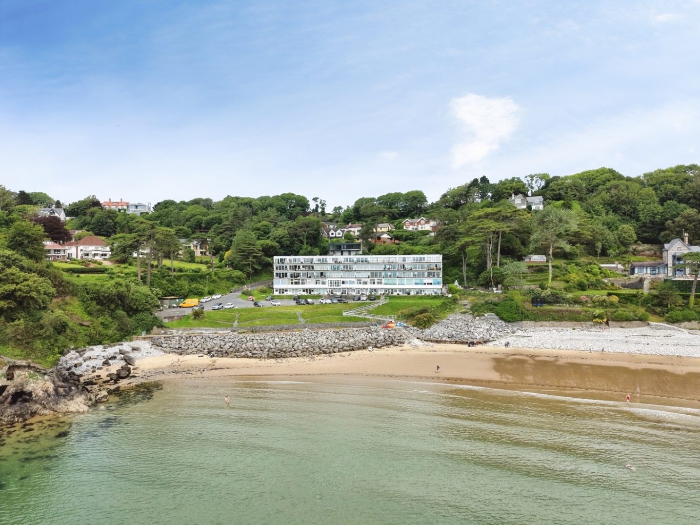 West Glamorgan: chain free apartment