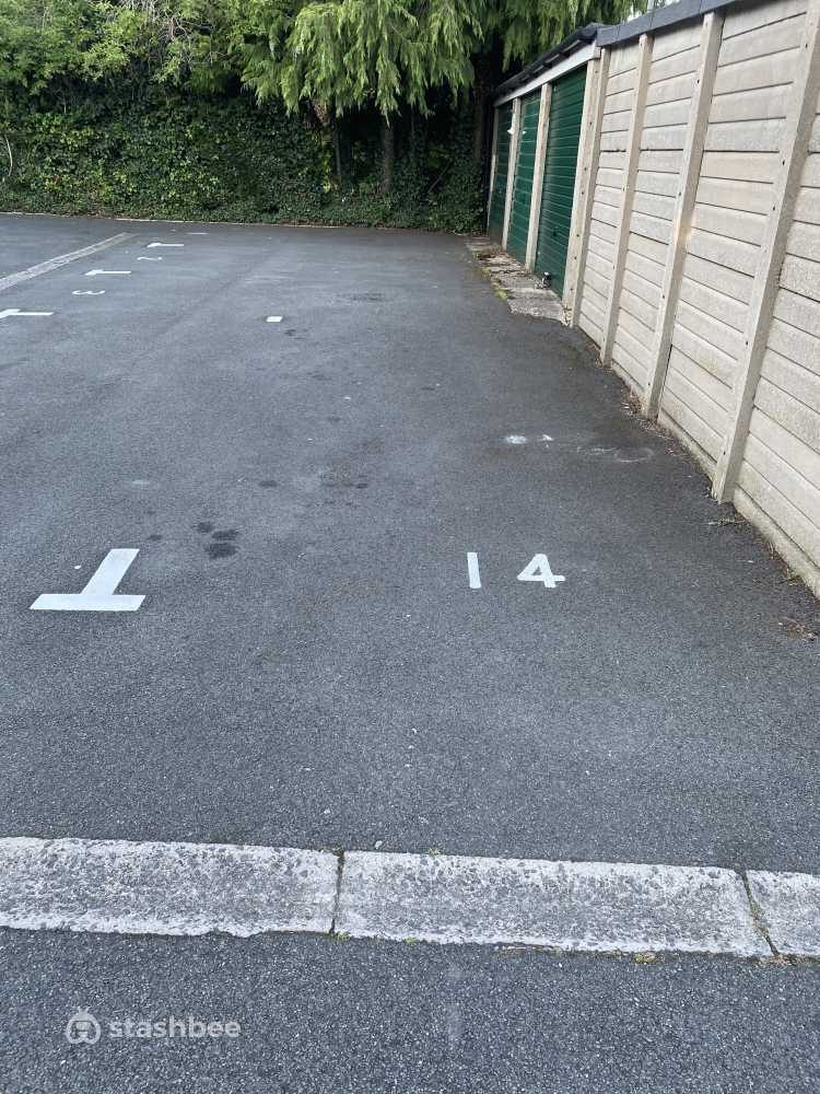 Parking Space to Rent in Enfield, EN1
