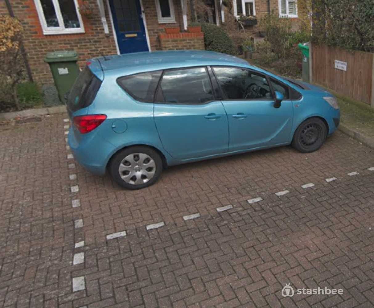 Parking Space to Rent in Epsom, KT17