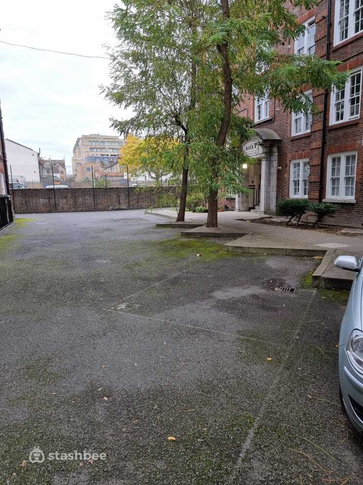 Parking Space to Rent in London, W6