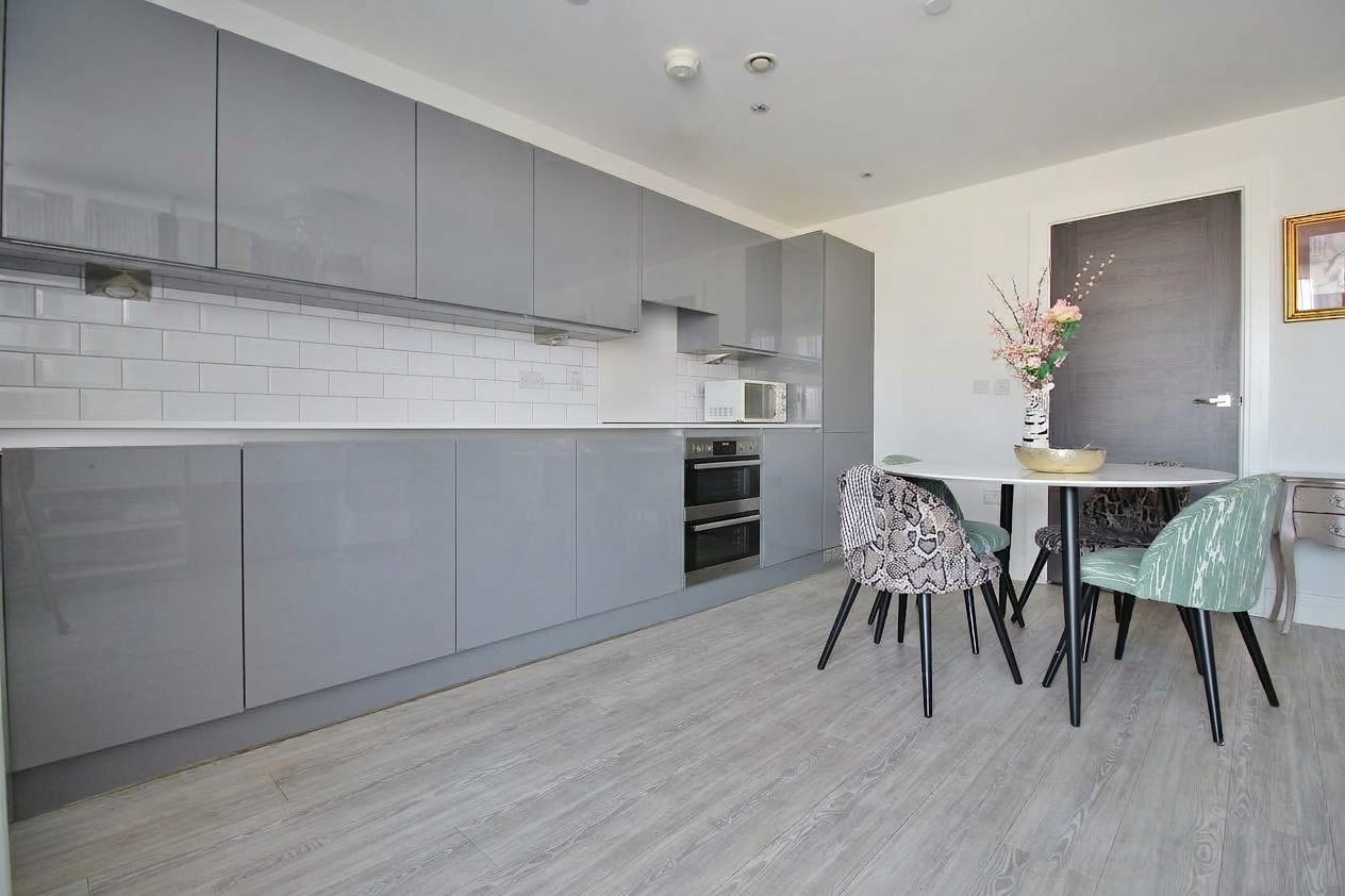 Swan Street, Swan Court Swan Street, TW7