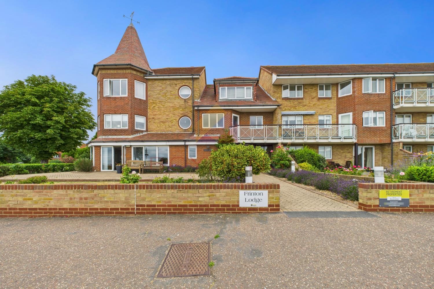 Frinton Lodge, FRINTON-ON-SEA