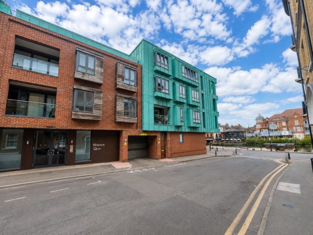 2 bed Flats / Apartments for Sale