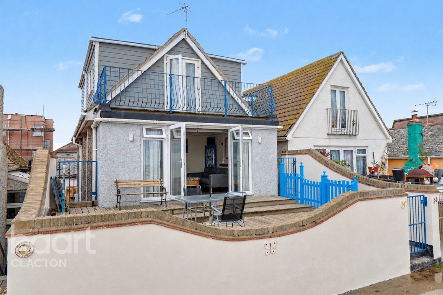 Clacton-On-Sea: waterfront house with an annexe