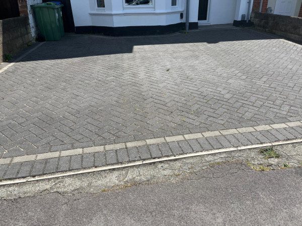 Parking on Lumsden Avenue, SO15