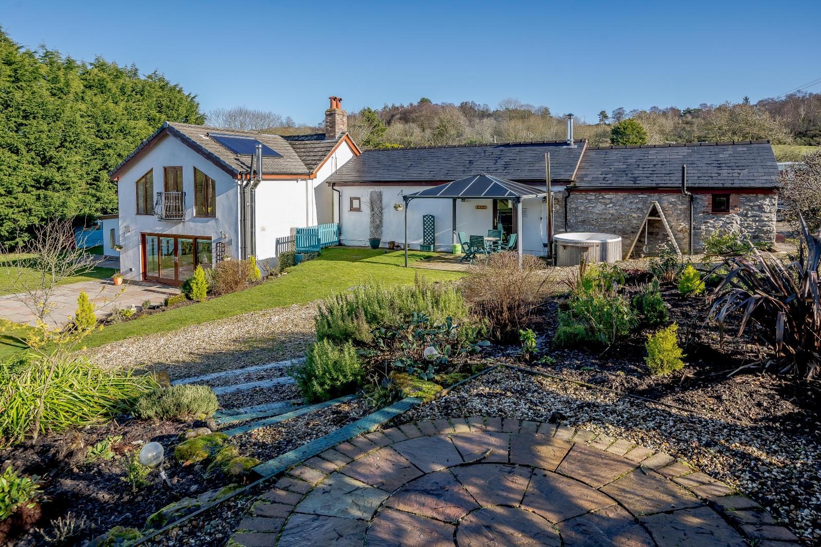 Glan Llyn Farmhouse