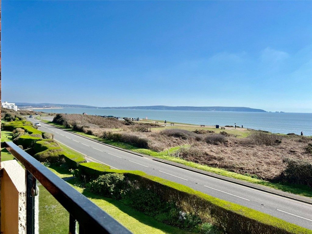 Period waterfront apartment in Lymington